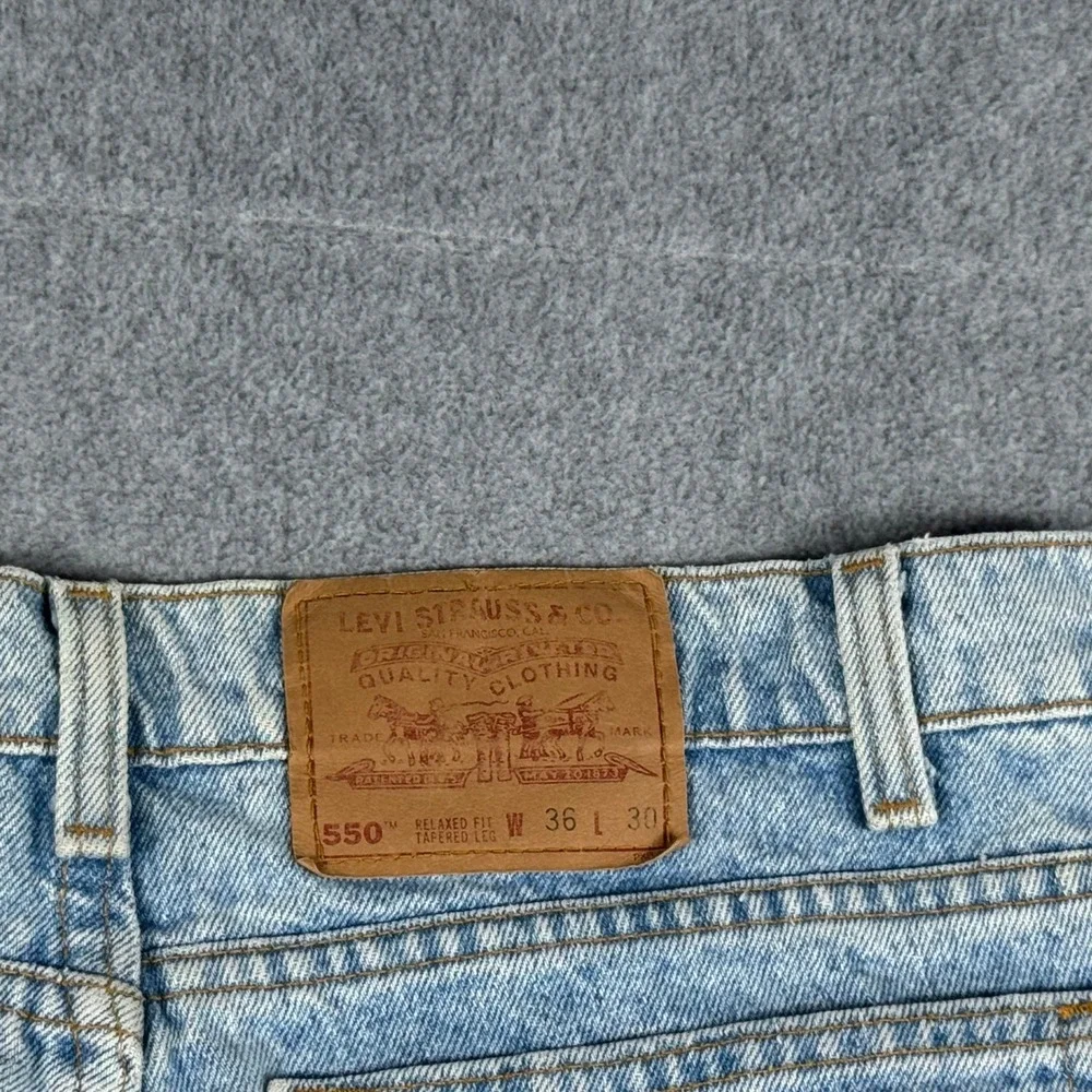 Vintage Levi's 550 Men's 34x30 Jeans USA Made 90s Tapered Leg Light Wash